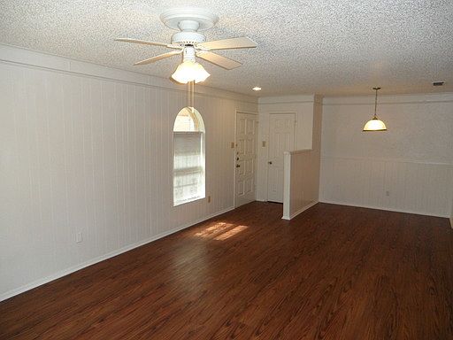 3rd image of 4703 Diaz Ave