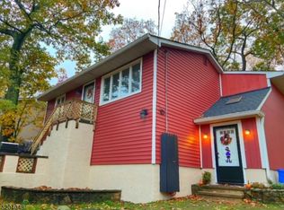 24 Adelphi Trl, Hopatcong, NJ 07843