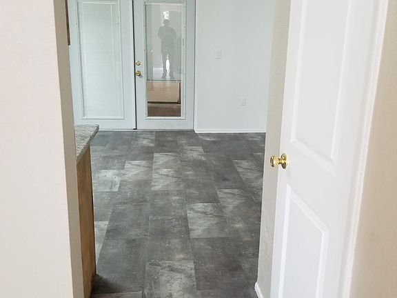 3rd image of 136 Lori Anne Ln #136