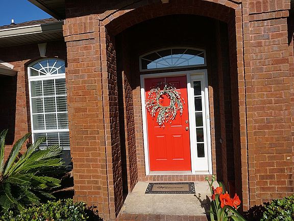 4th image of 1686 Champagne Ave
