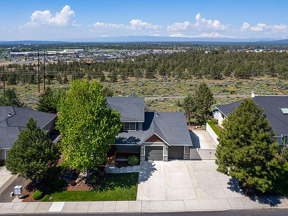 2nd image of 3809 SW Cascade Vista Dr