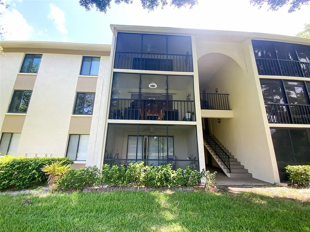 2 bed, 2.0 bath, 979 sqft, $1,850 — Photo 1