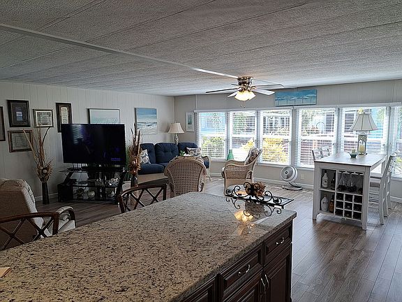 5th image of 173 Sanibel St