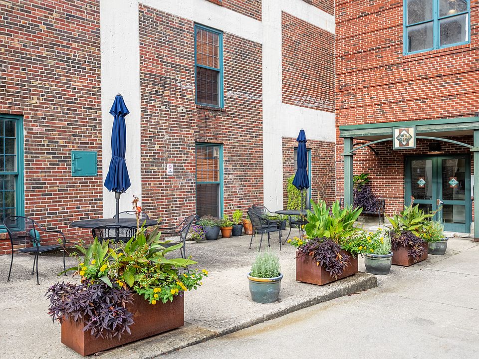 1st image of 735 Lexington Ave APT 20