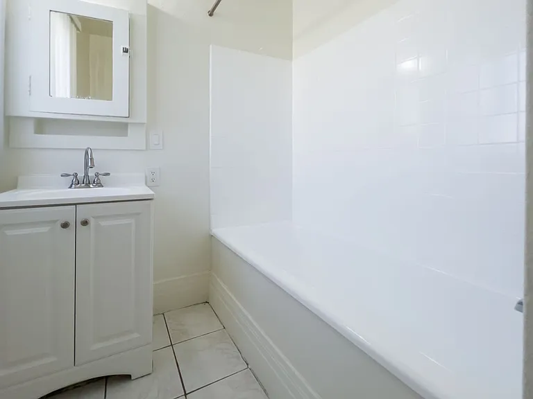 24th Street Apartments — Photo 8