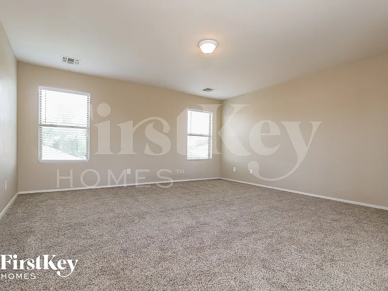 15427 W Canterbury Dr — Photo 8