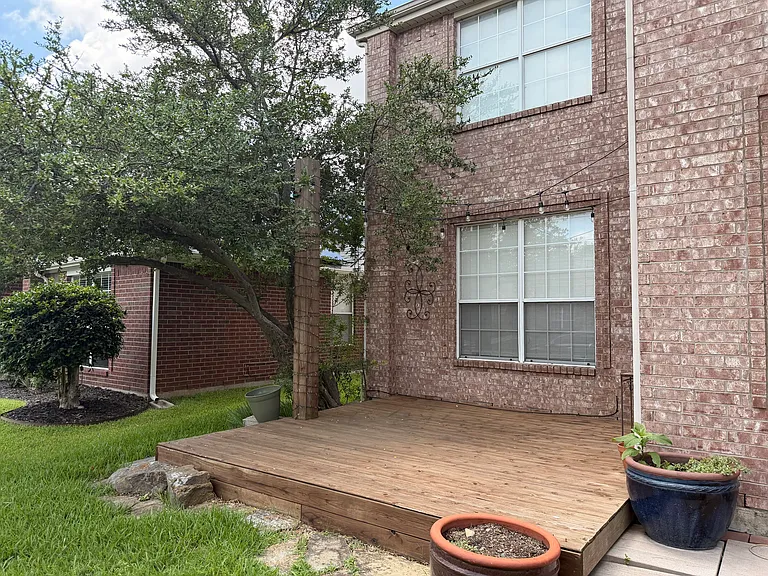 10105 Samantha Dr — Photo 30