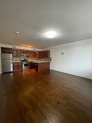 4th image of 838 Hicks St #A1