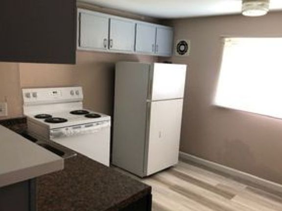4th image of 3585 Cushing Dr APT C