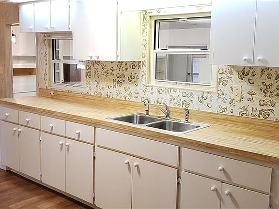 4th image of 1005 Belmont Cir