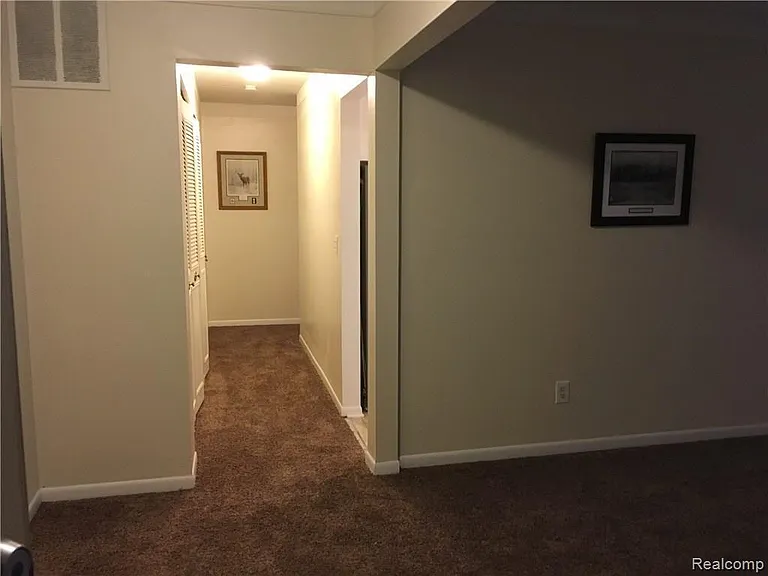 444 Fox Hills Dr N #3 — Photo 10