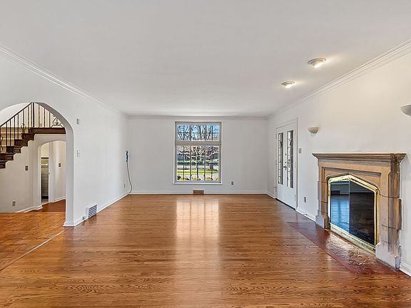 5th image of 4915 N Illinois St