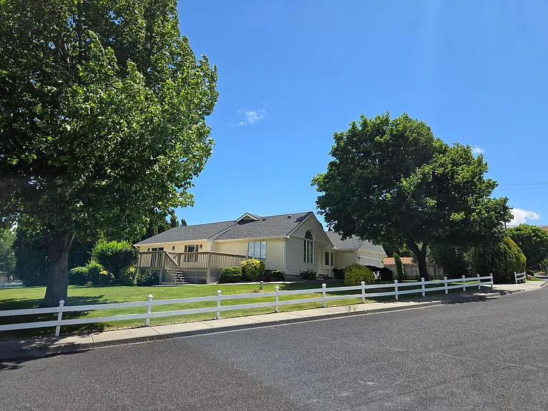4423 S Sharron Ct — Photo 4