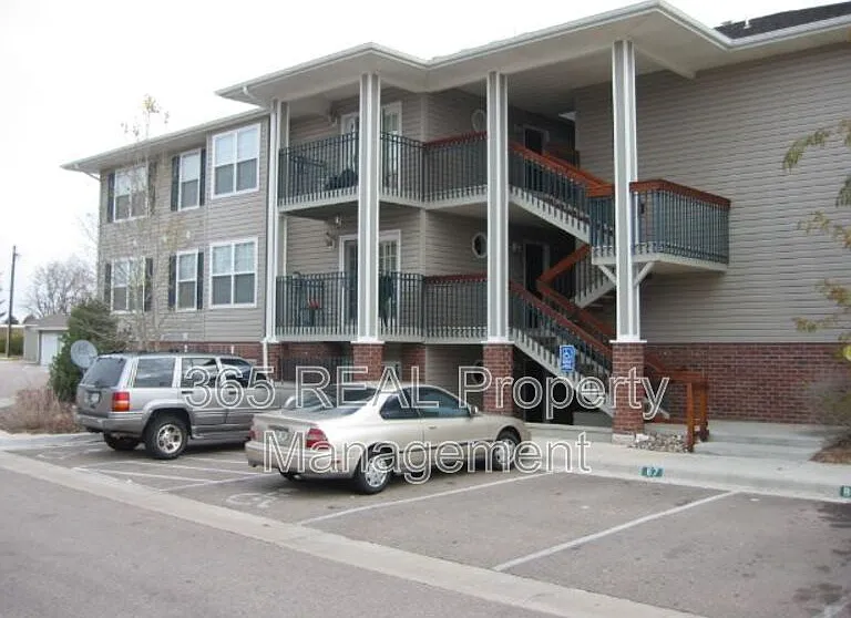 2551 24th St #B-1 — Photo 1
