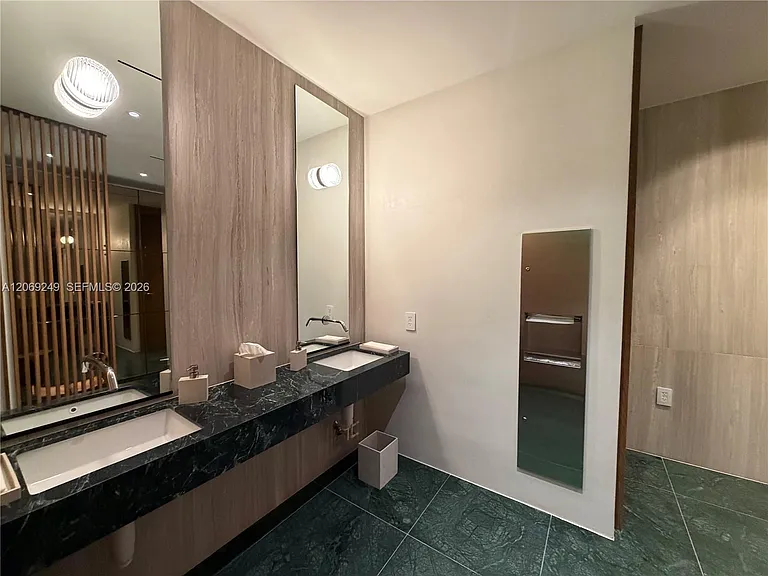 1400 Biscayne Blvd #1807 — Photo 22
