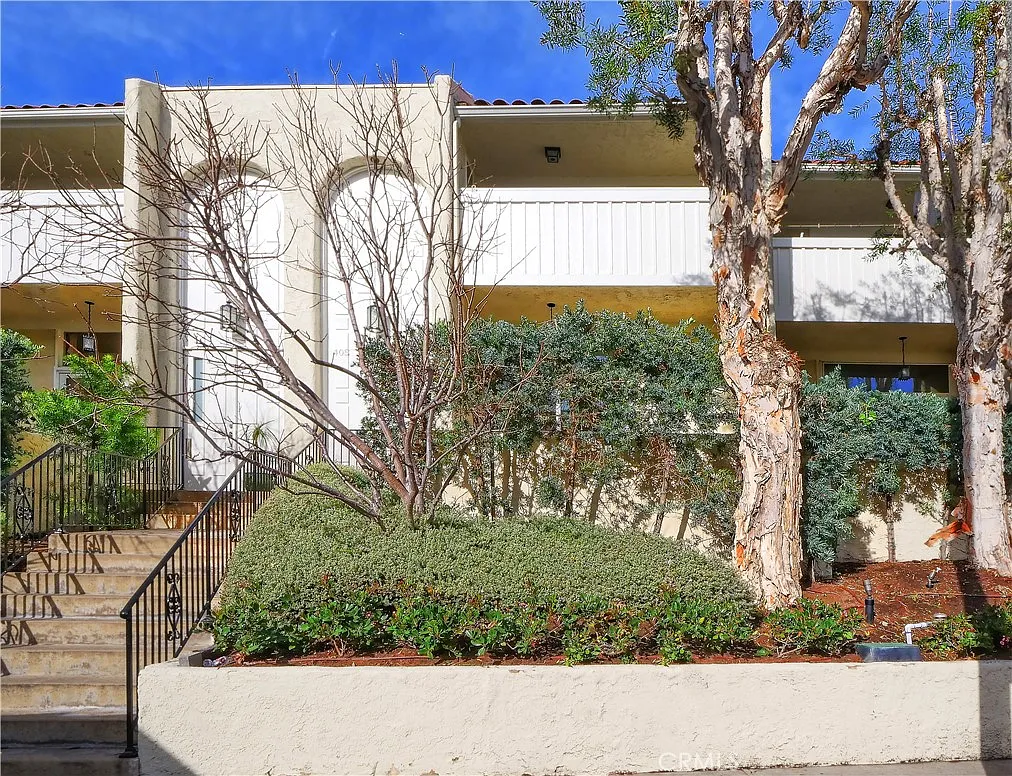 3 bed, 1494 sqft, $6,800 — Photo 2