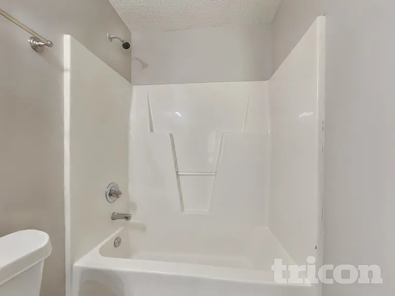 1031 Laurel Leaf Rd — Photo 16