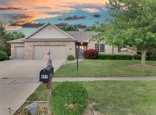 411 Cobblestone Dr, Heyworth, IL