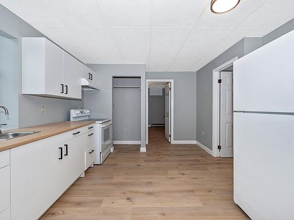 3rd image of 229 N Jonathan St #102
