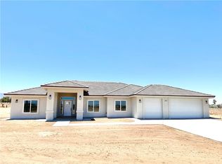 10462 Columbine Rd, Oak Hills, CA 92344