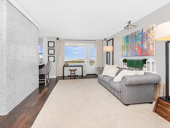 4th image of 3777 Independence Ave APT 11N