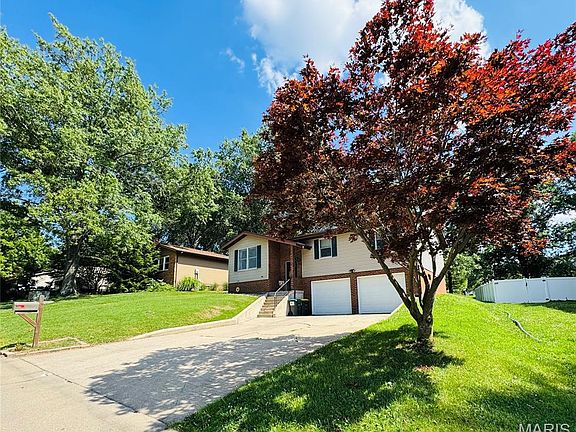 2nd image of 145 Lake Vista Dr
