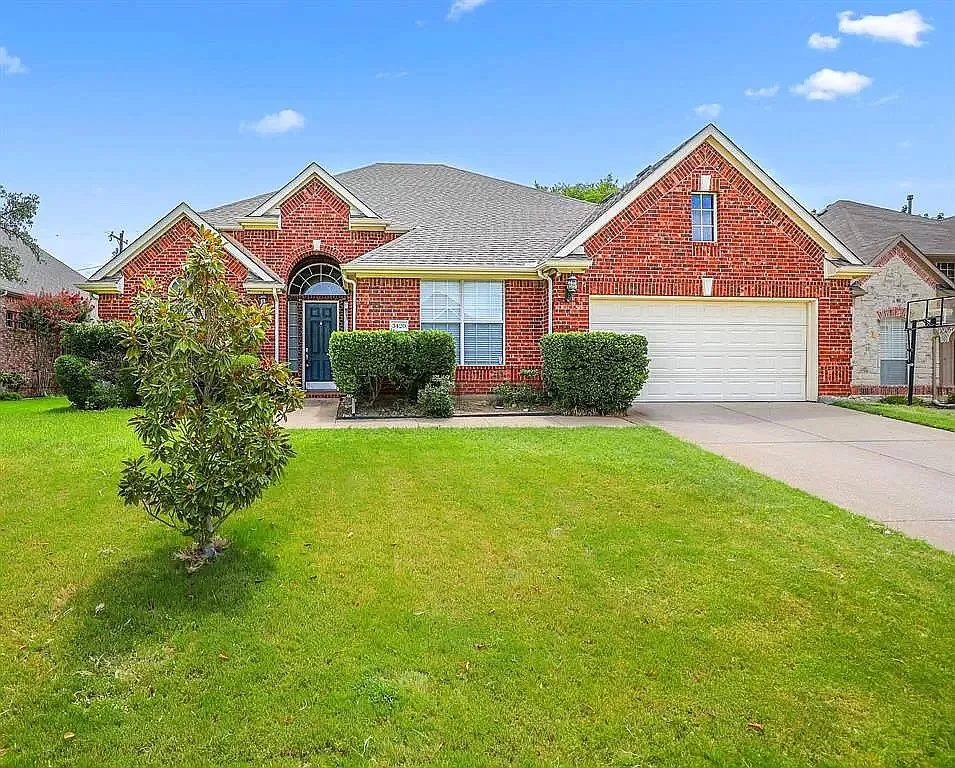 4 bed, 2804 sqft, $3,300 — Photo 1