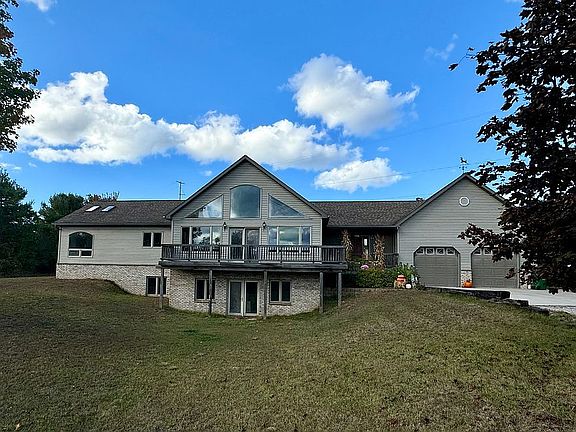 5th image of 1501 Hackmatack Rd