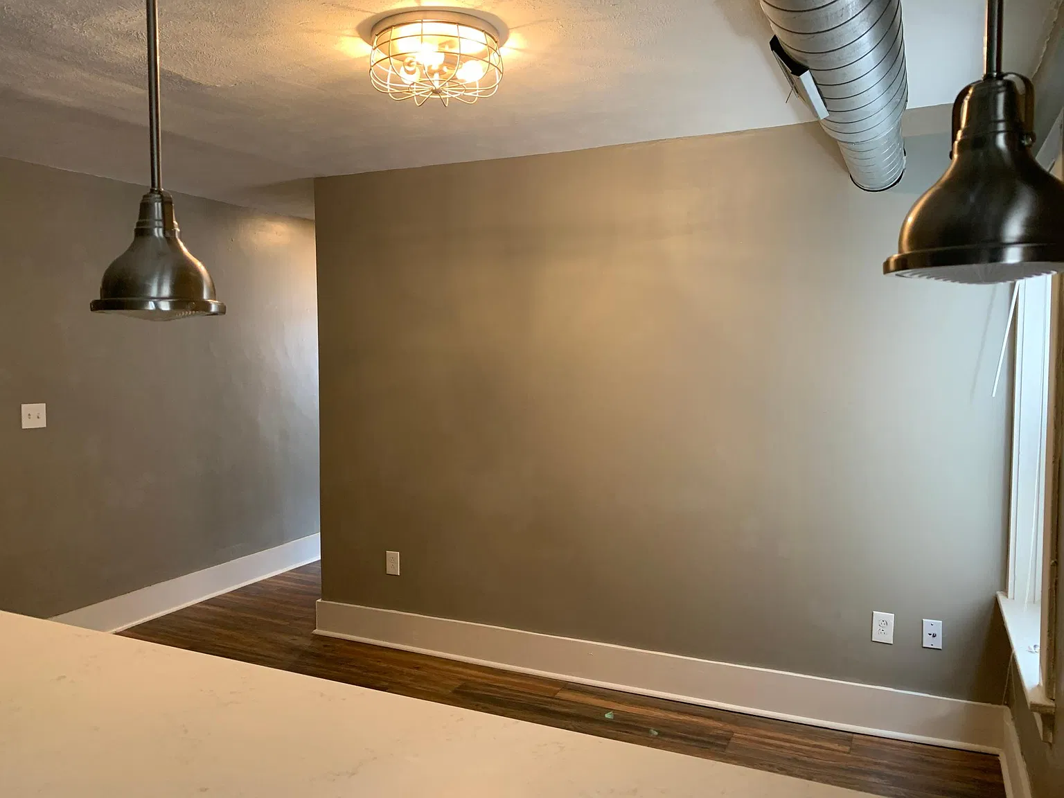 3450 Ward St — Photo 3