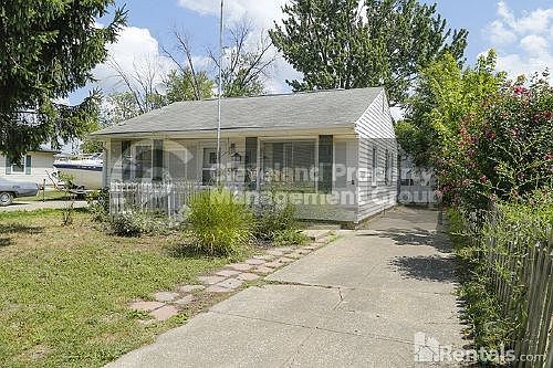 2nd image of 122 Fairlawn Ave