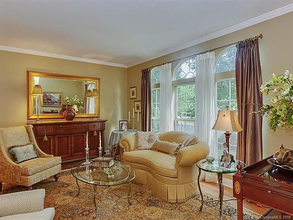 5th image of 8916 Devonshire Dr