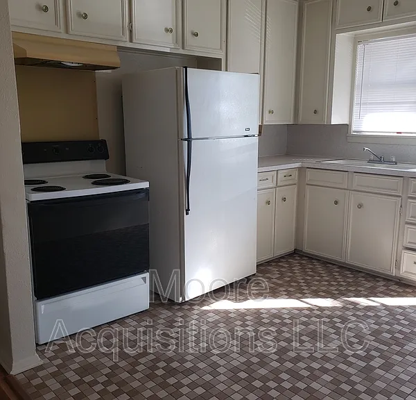 1439 S Rusk St — Photo 5