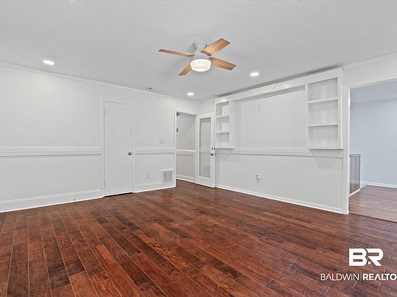 4th image of 1211 Alba St