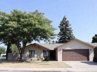 1194 W Glenn Ct, Porterville, CA 93257