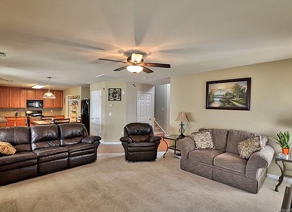 4th image of 214 Summit Park Ct