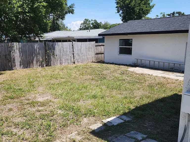 604 Lexington St — Photo 33