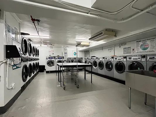 Rented by Coldwell Banker Warburg | media 12