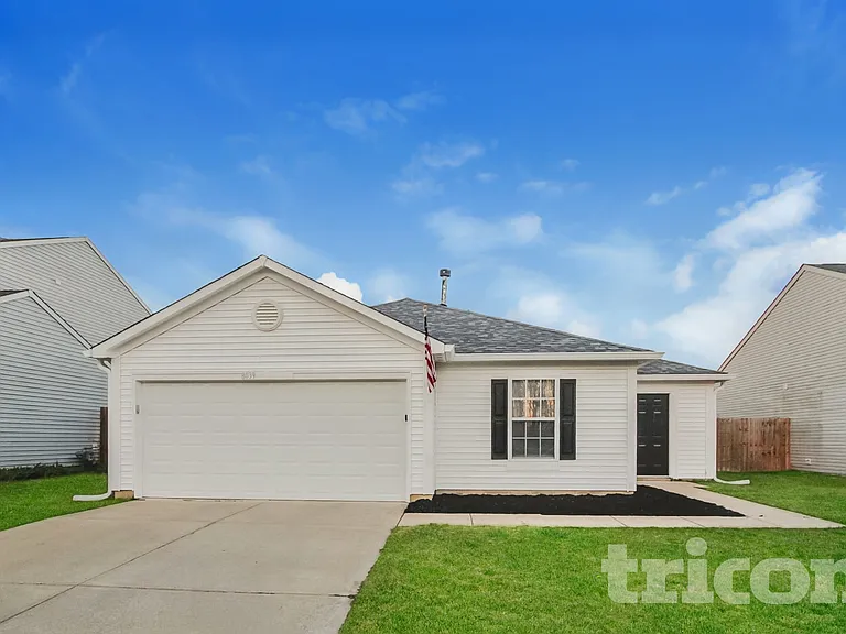 8039 Retreat Ln — Photo 1