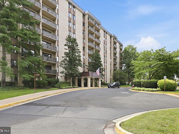 3rd image of 3101 S Manchester St APT 914