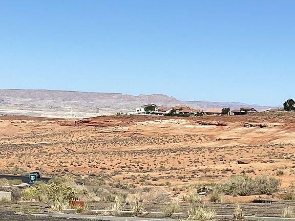4th image of 300 N Lake Powell Blvd