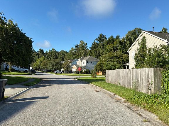 4th image of 126 Graduate Ln