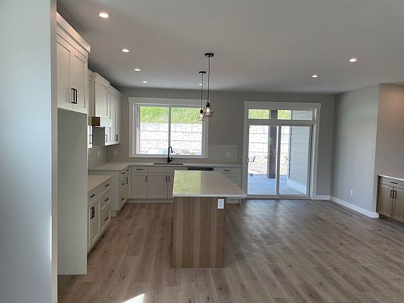3rd image of 52855 Bunker Rd