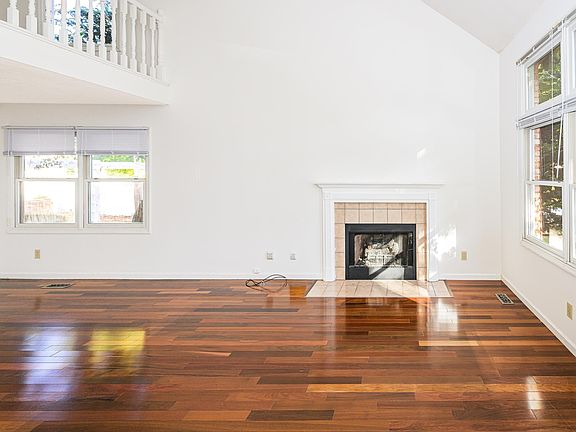 4th image of 600 W Cyprus Cir