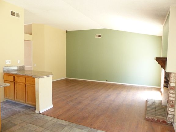5th image of 8142 Darien Cir