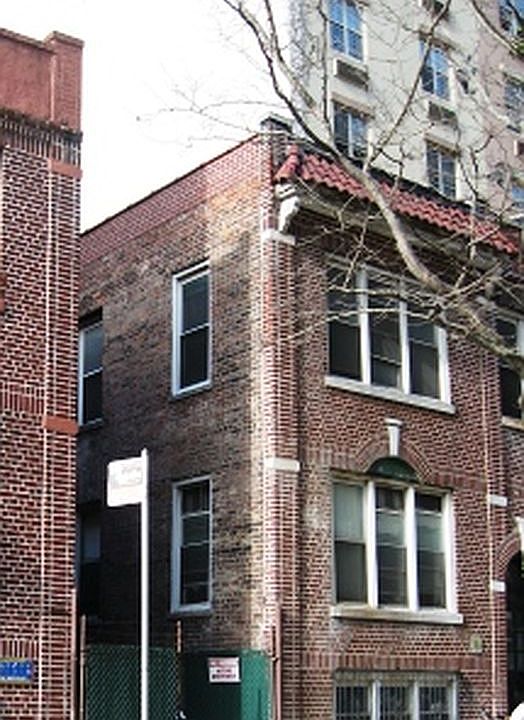 1st image of 111 Henwood Pl