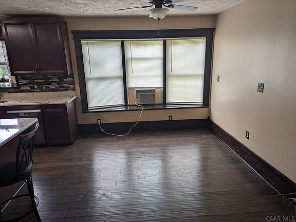 4th image of 302 Walters Ln