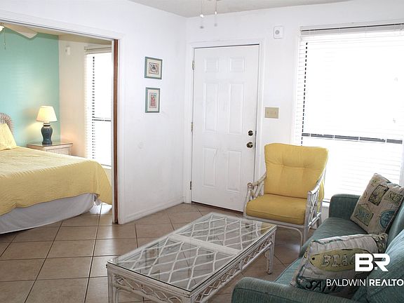 5th image of 920 W Lagoon Ave #B-201