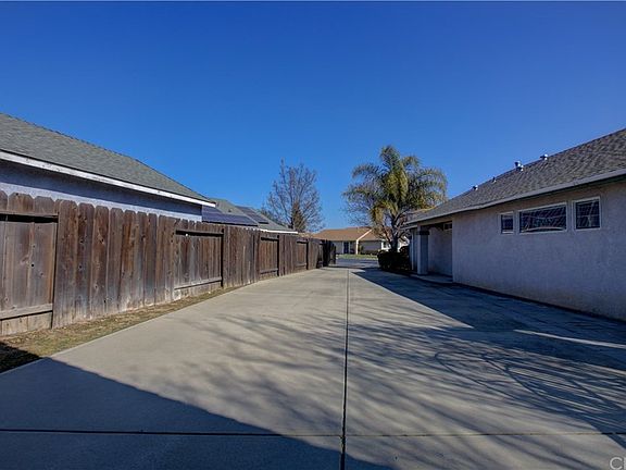 5th image of 702 Hacienda Dr