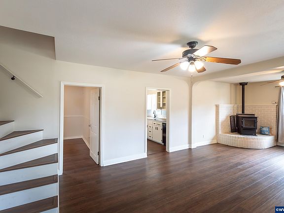 4th image of 34693 Meridian Rd