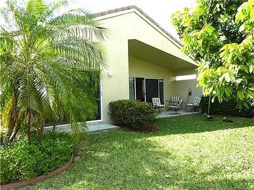 4th image of 835 SW 117th Ave